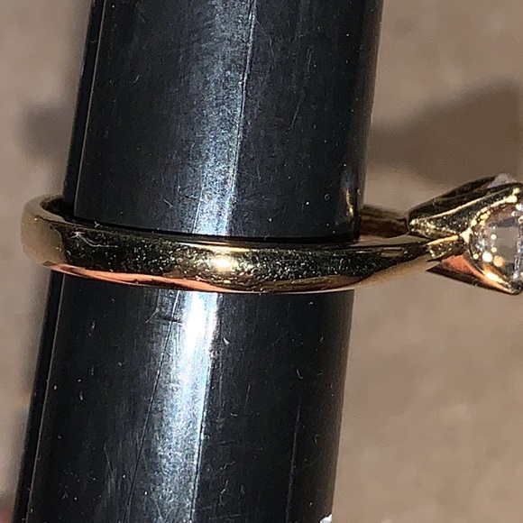 Stunning cubic zirconia engagement style ring. Adjustable! - Picture 8 of 16